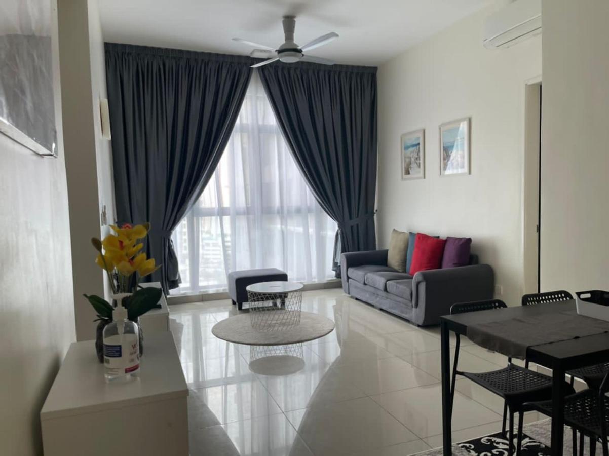 Ioi Conezion Iman'S Home With Pool View Unit بوتراجايا المظهر الخارجي الصورة